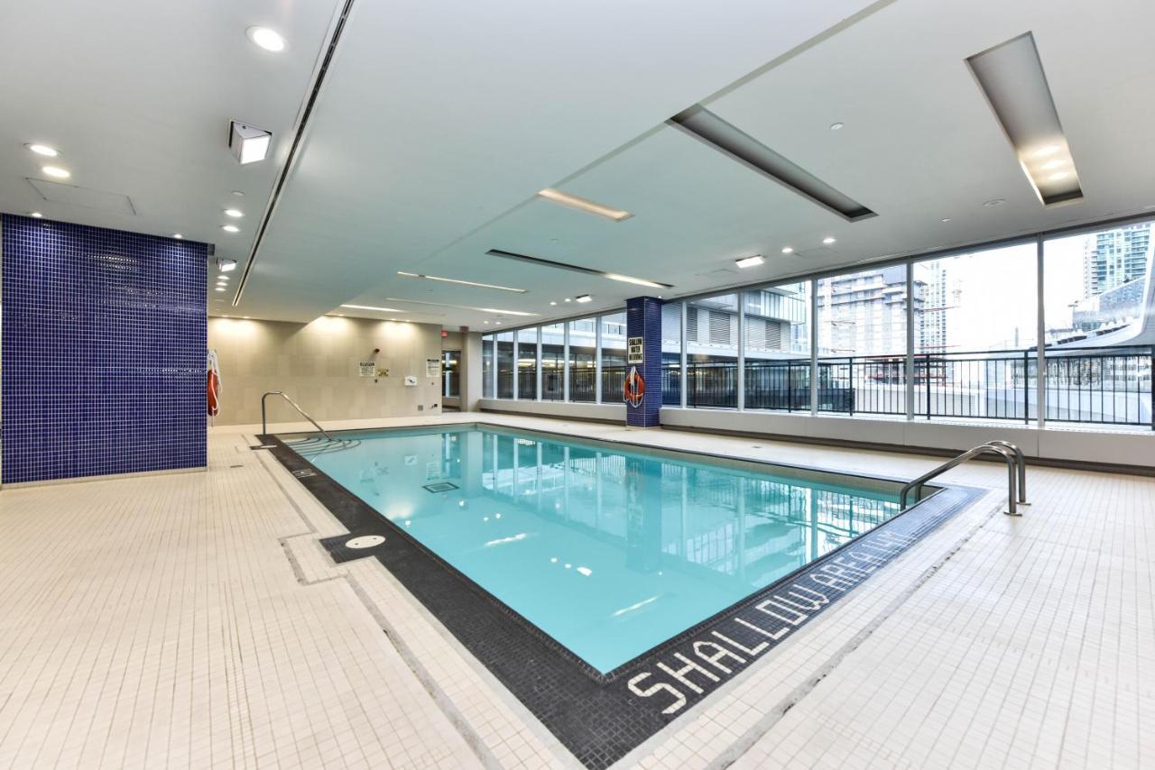 Sarkar Suites - Maple Leaf Square Toronto Eksteriør bilde