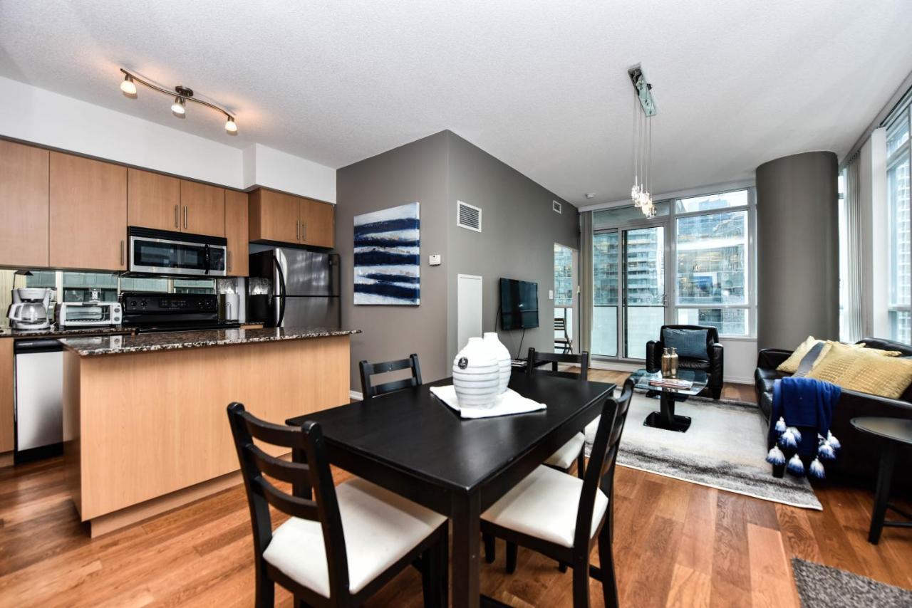 Sarkar Suites - Maple Leaf Square Toronto Eksteriør bilde