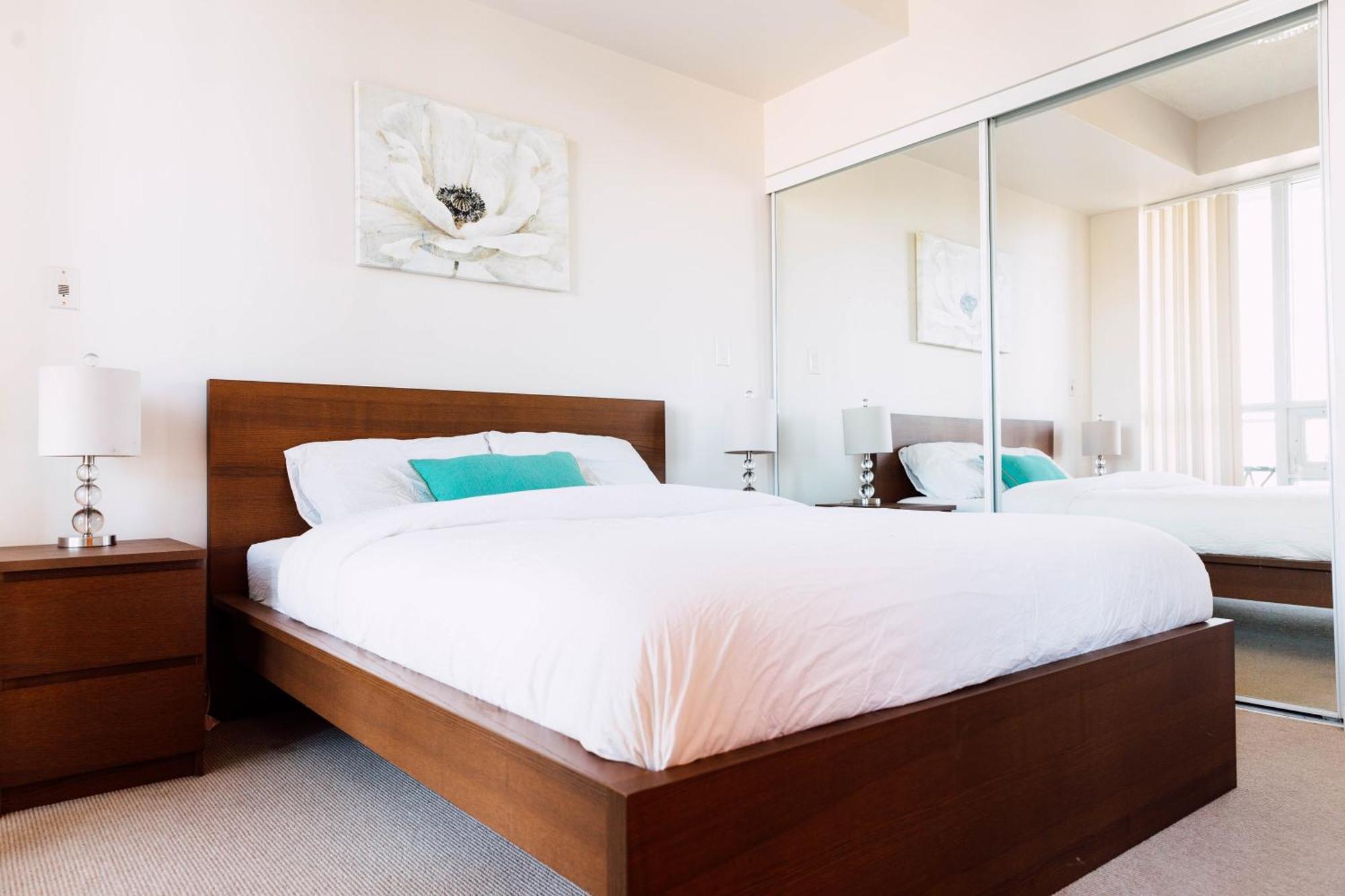 Sarkar Suites - Maple Leaf Square Toronto Eksteriør bilde