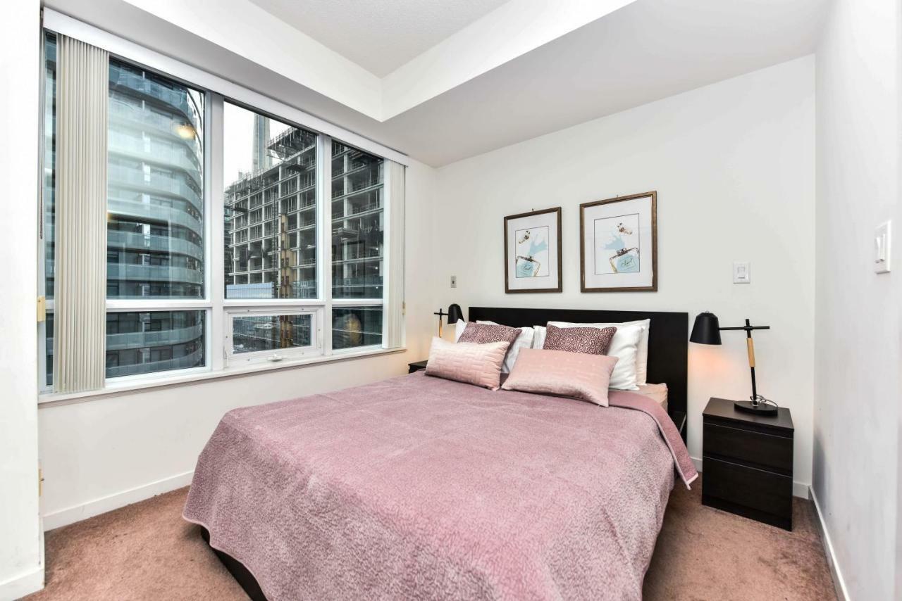 Sarkar Suites - Maple Leaf Square Toronto Eksteriør bilde
