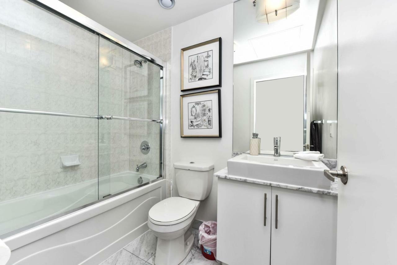 Sarkar Suites - Maple Leaf Square Toronto Eksteriør bilde