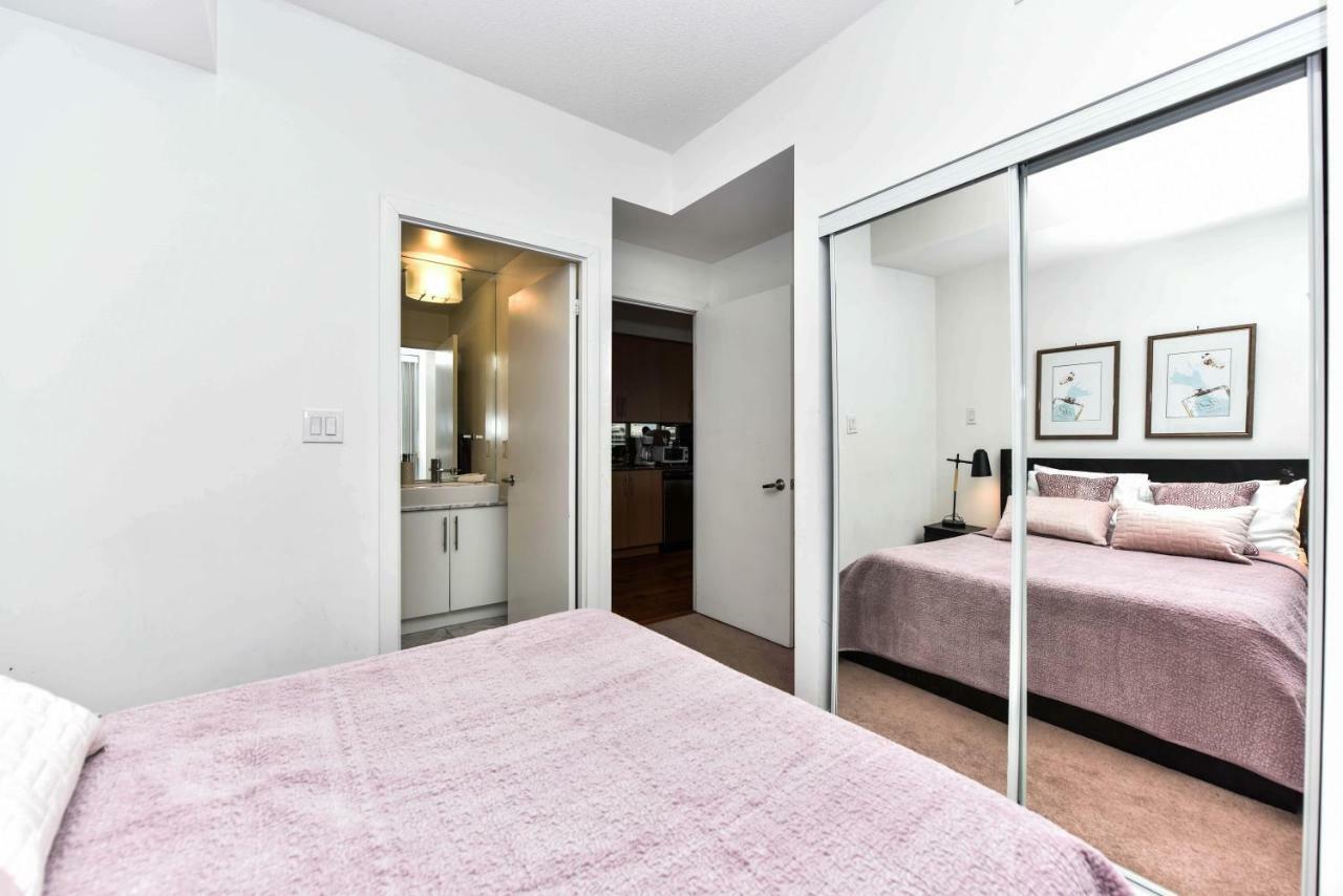 Sarkar Suites - Maple Leaf Square Toronto Eksteriør bilde