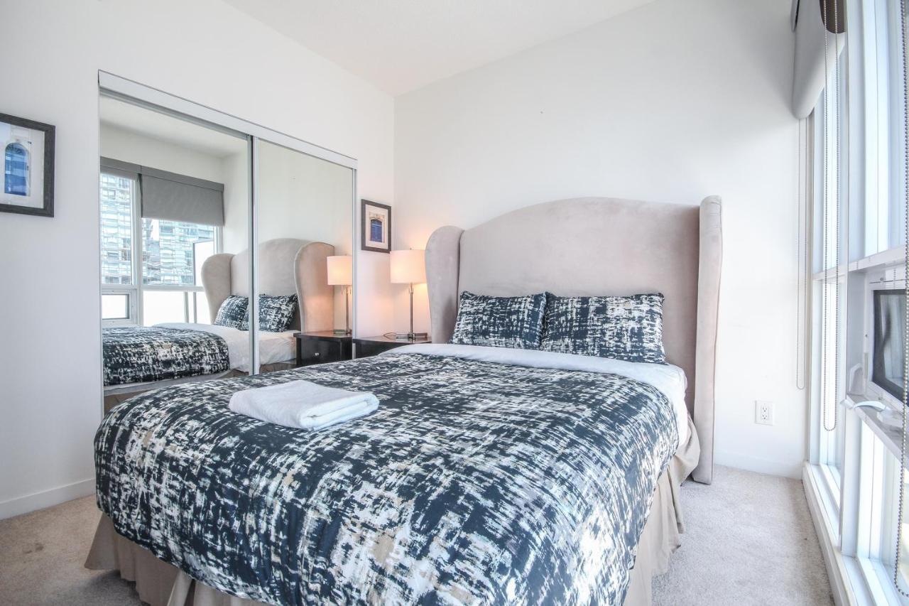 Sarkar Suites - Maple Leaf Square Toronto Eksteriør bilde