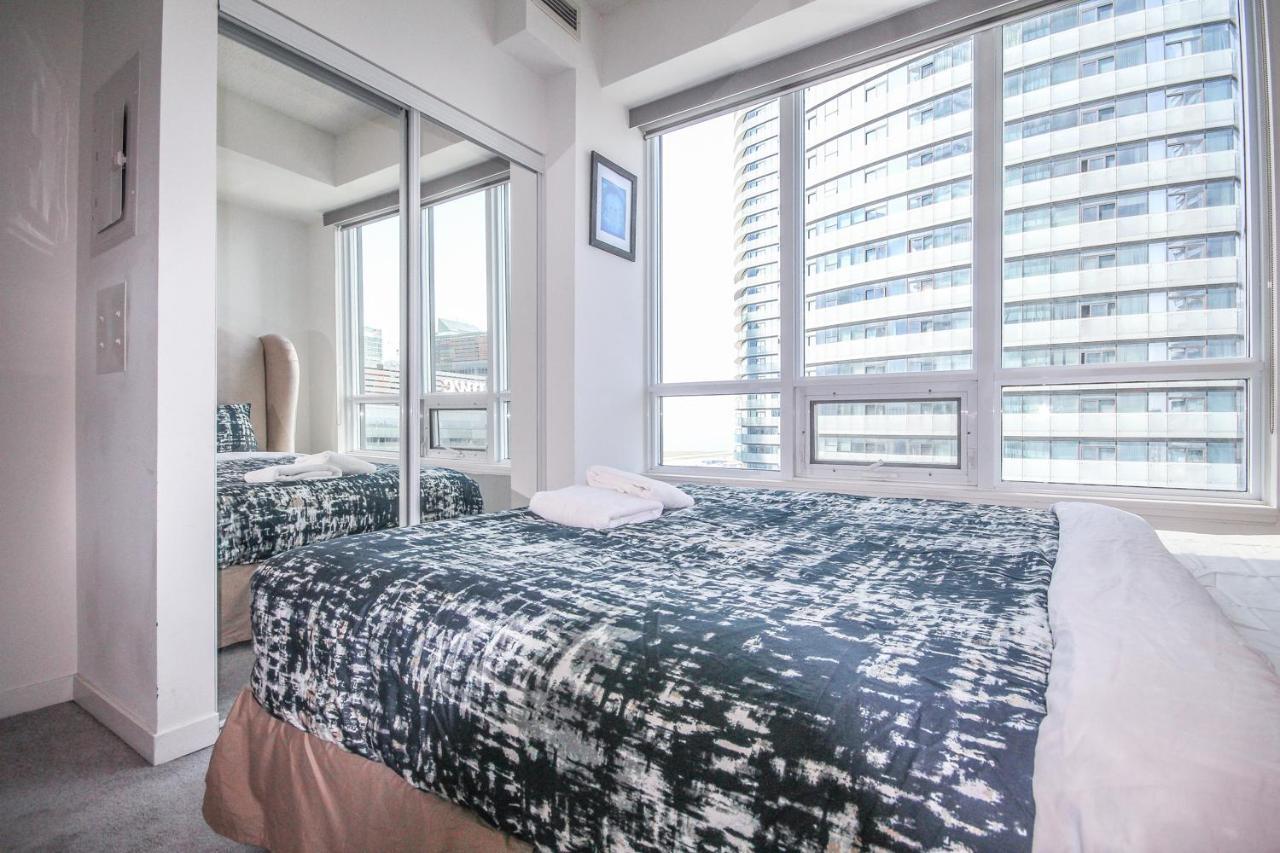 Sarkar Suites - Maple Leaf Square Toronto Eksteriør bilde